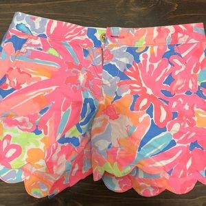 Lilly Pulitzer size 2. The Buttercup short. Like new
